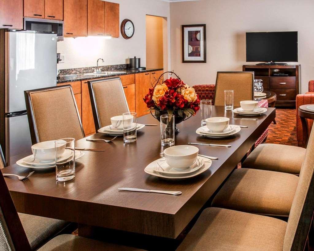 Comfort Inn & Suites And Conference Center Mount Pleasant Quarto foto
